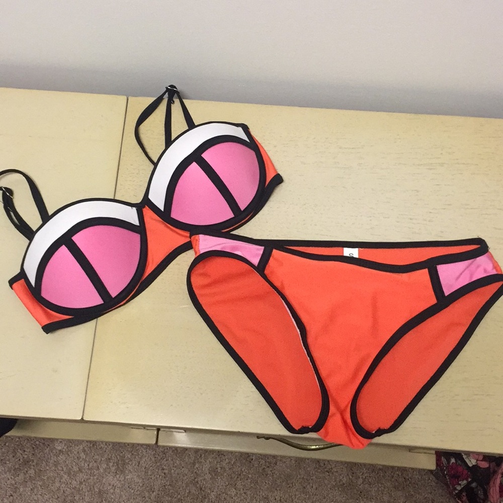 Two piece color block bikini
